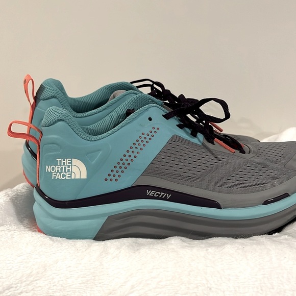 NWOT  The North Face VECTIV
Enduris women's size 8. Trail Running shoes - Picture 6 of 12